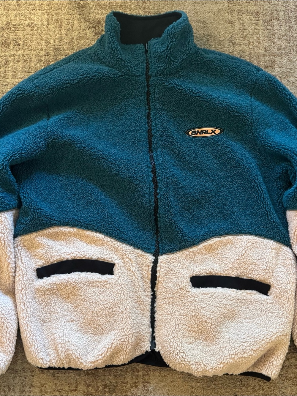 Cielos LA Snorlax Reversible Sherpa Edition Size Medium Aqua/Cream